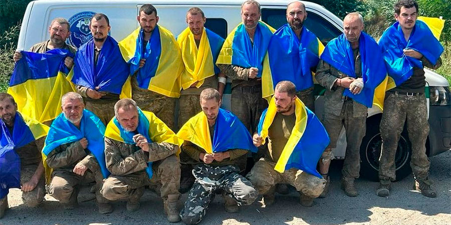 Звільнені з полону військовослужбовці