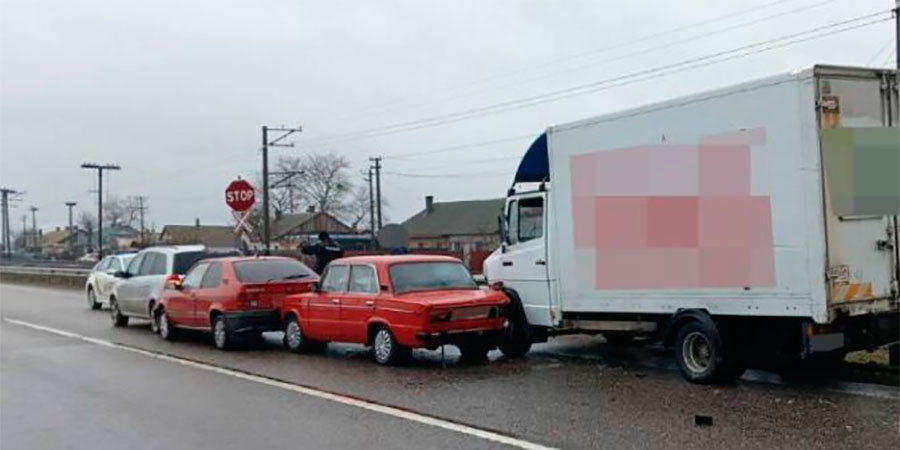 4 авто у ДТП на Черкаській дамбі