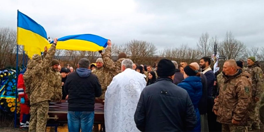 Прощання із захисником Русланом Петровим