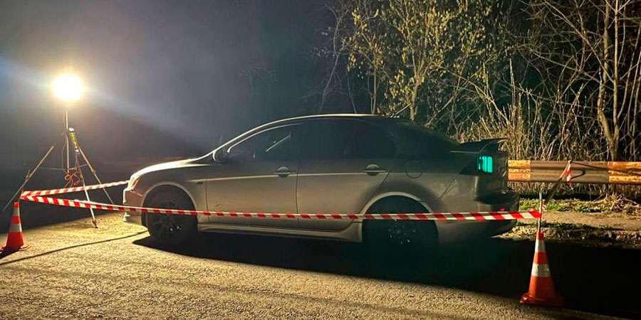 Авто, в якому знайшли труп 45-річного чоловіка