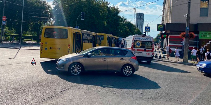 Дві маршрутки потрапили у ДТП у Черкасах