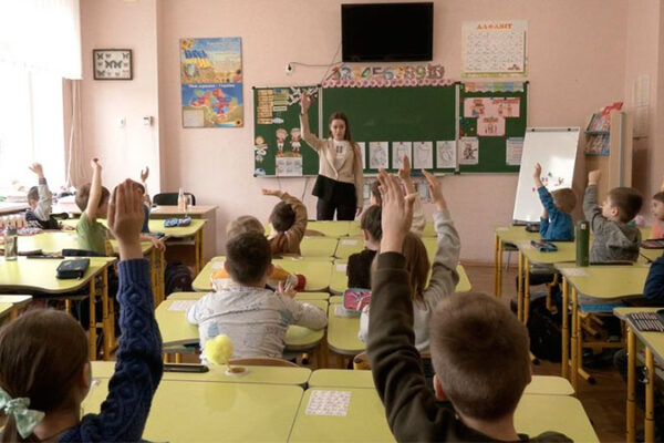 У Черкаських школах планують відмовитися від канікул