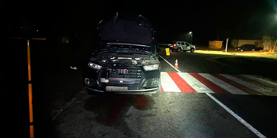 Audi Q5 після наїзду на пішохода у селі Трушівці