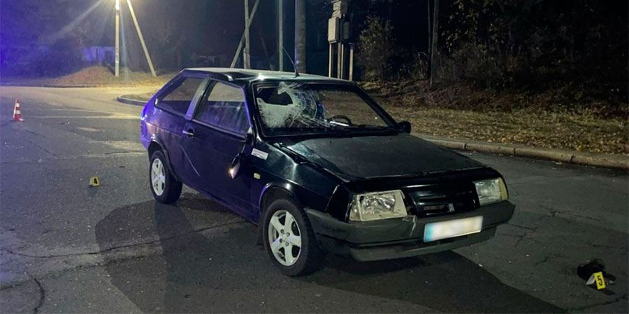 ВАЗ-2108 після наїзду на пішохода у Смілі