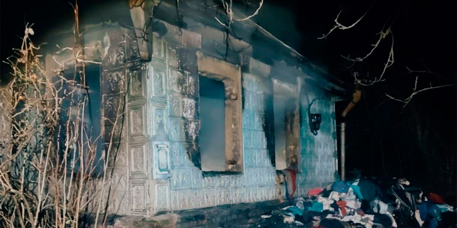 Будинок у селі Журавка після пожежі