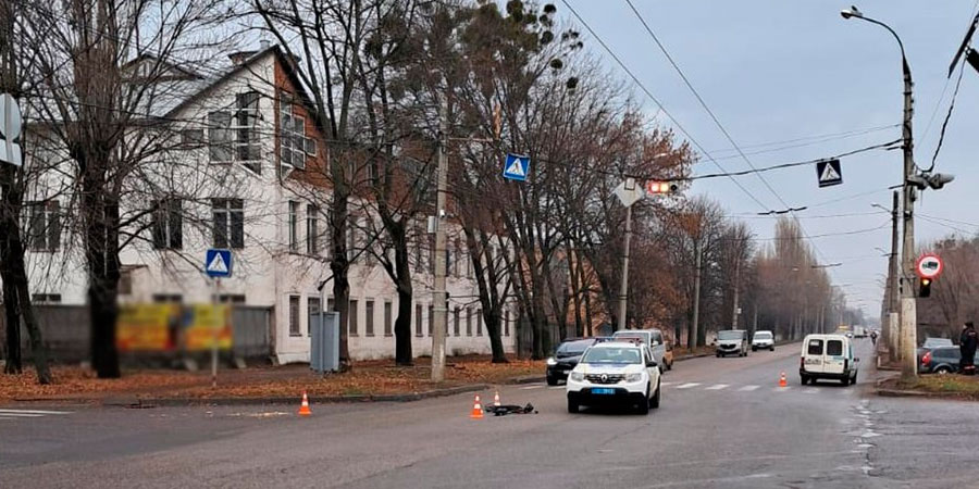 Місце ДТП із електросамокатом на проспекті Хіміків у Черкасах