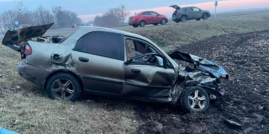 Daewoo Lanos після ДТП біля села Мельники