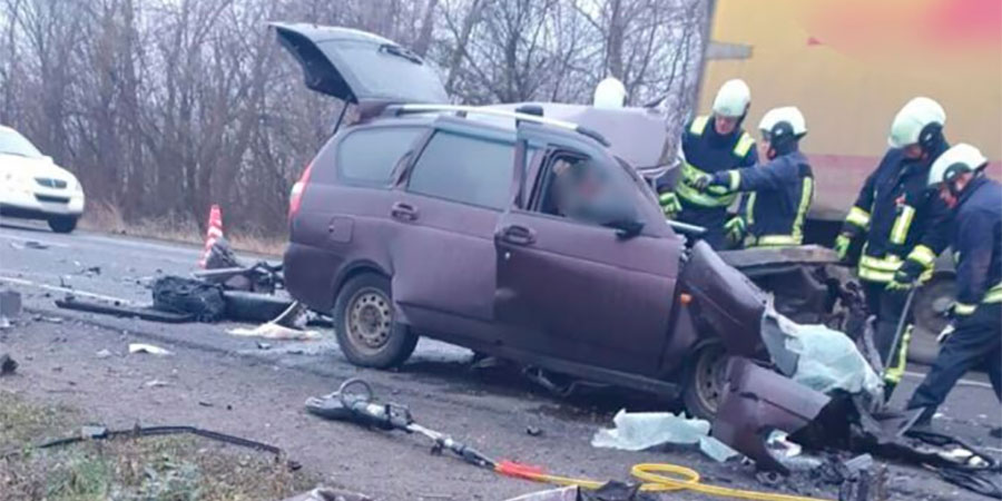 Lada Priora після ДТП біля села Паланка