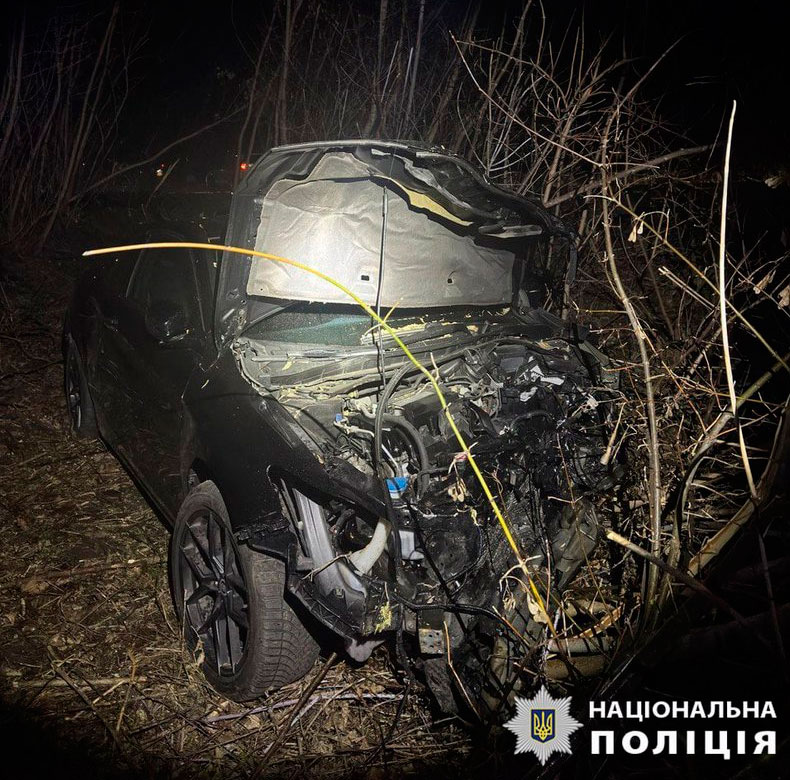 Авто після ДТП біля села Степанці