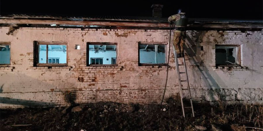 Пошкоджений корівник