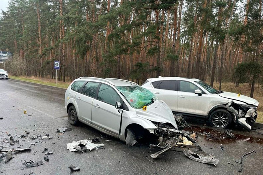 Ford Focus та Mazda CX5 після ДТП у Черкасах