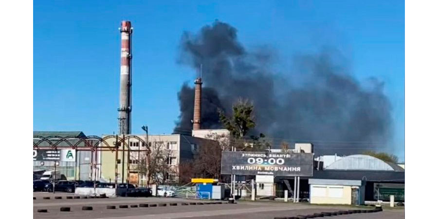 Дим від пожежі лакофарбових відходів на Сумгаїтській