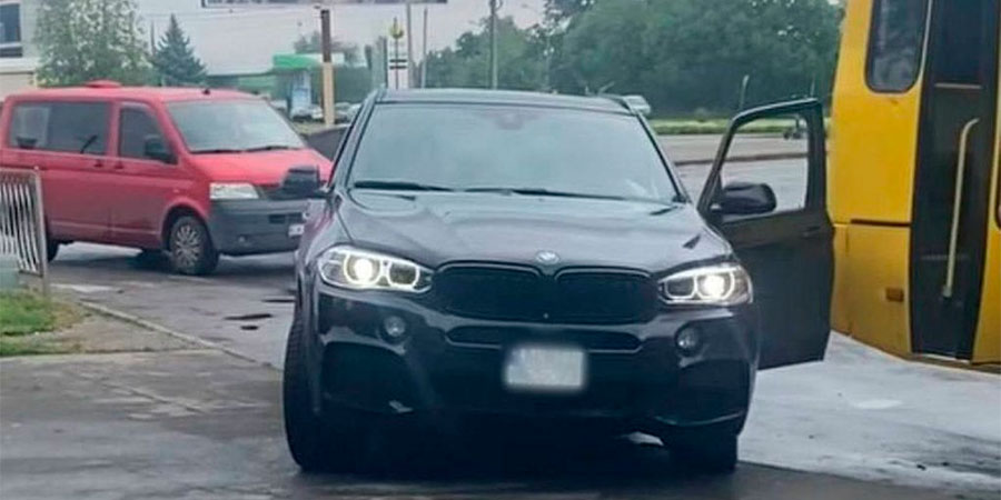 BMW та маршрутка в Умані