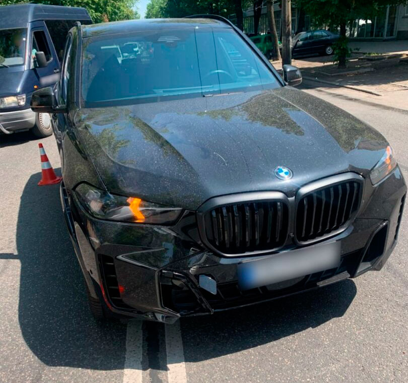BMW після смертельного зіткнення із велосипедистом