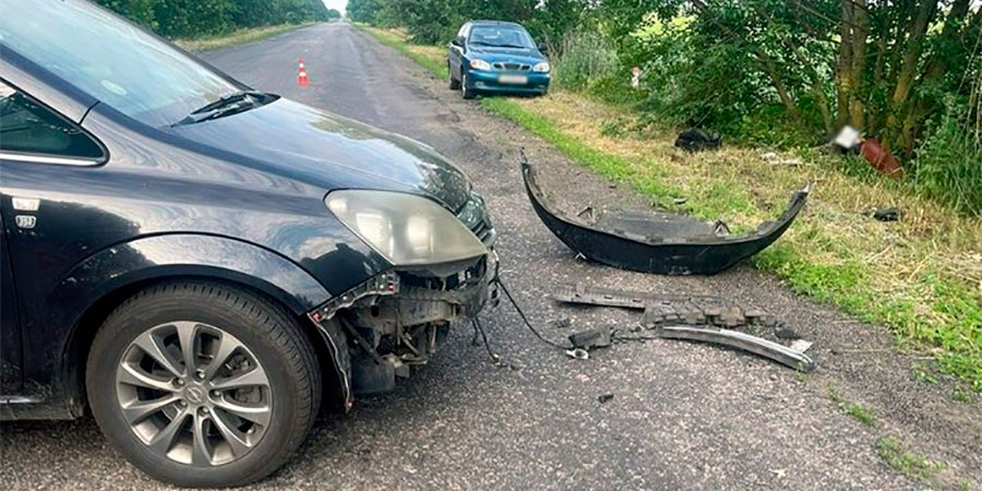Opel Zafira після зіткнення із мотоциклом