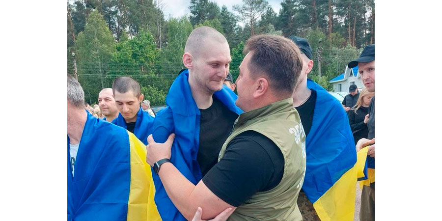 Захисник Олександр Котолуп повернувся додому із полону