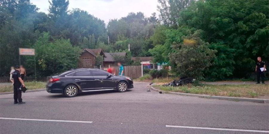 ДТП між автомобілем Hyundai Sonata та мотоциклом Spark у Каневі
