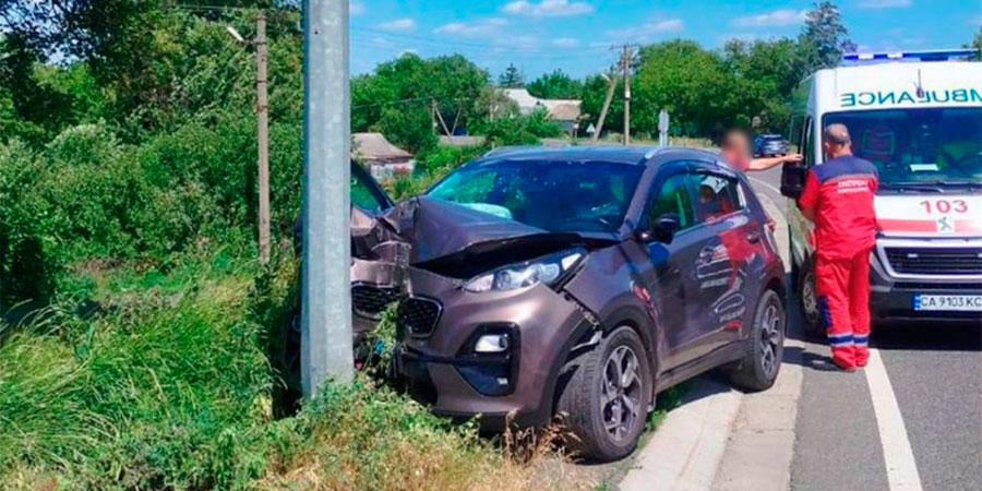 Kia Sportage після ДТП у селі Легедзине