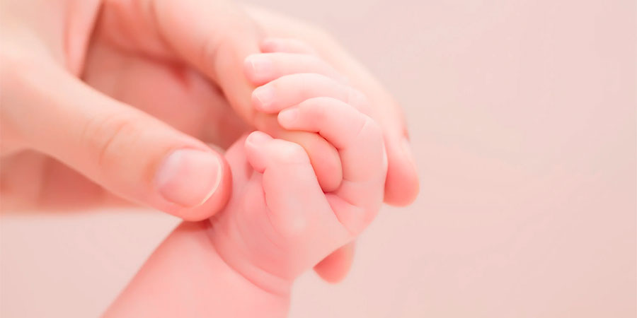 Рука дитини