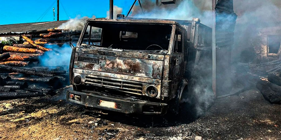 У селі Дубіївка згорів КамАЗ