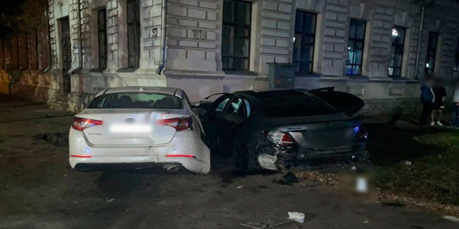 ДТП між Mercedes-Benz та Kia Optima у Черкасах