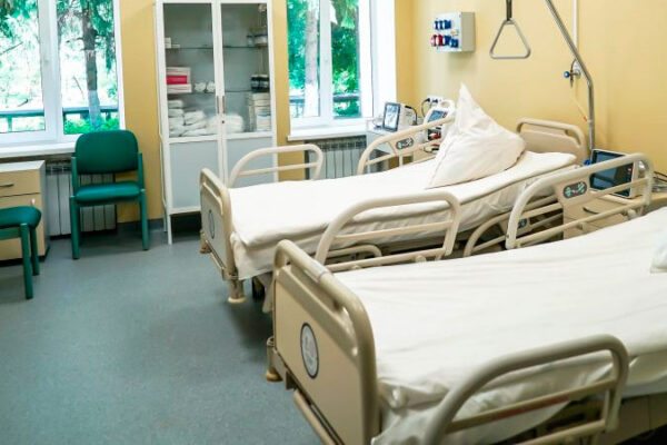 У Каневі у лікарню потрапили 14 людей хворих на COVID-19