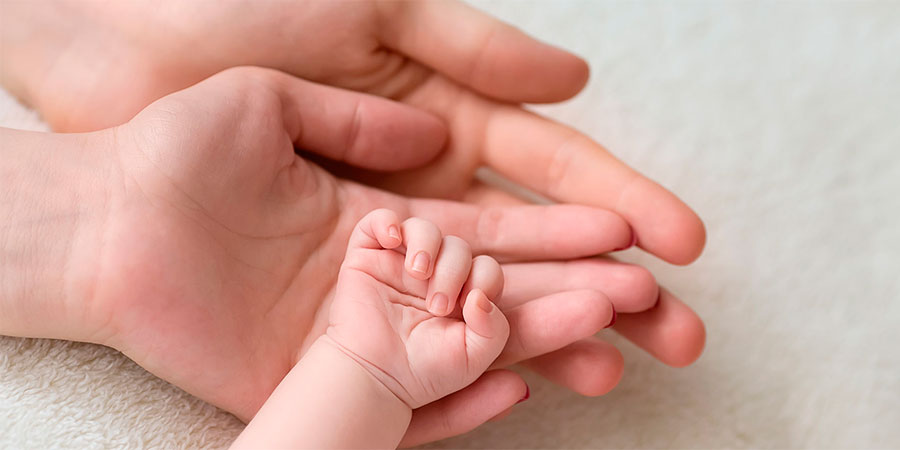 Рука немовляти