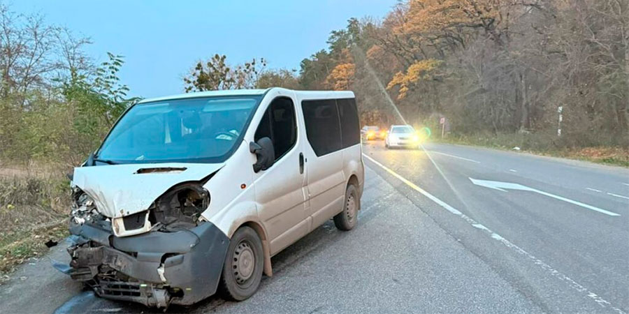 Renault Trafic після ДТП поблизу села Мошни