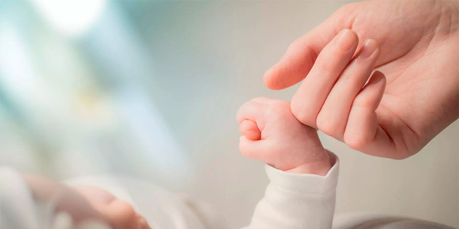 Рука дитини