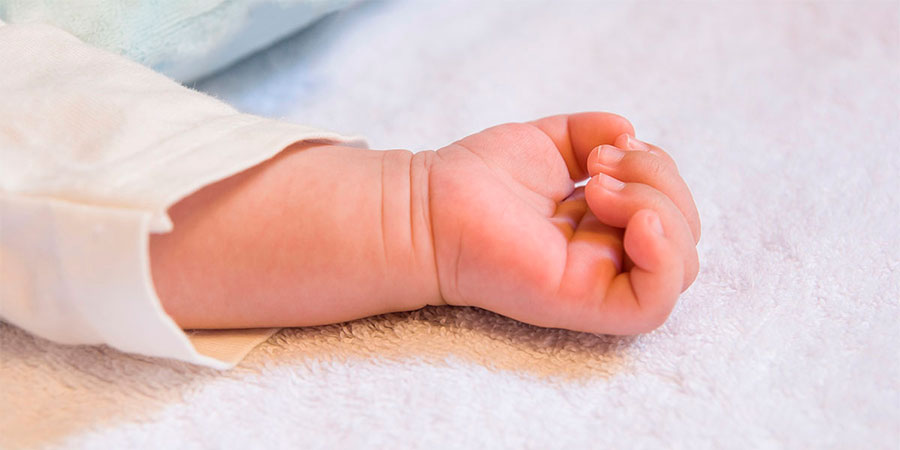 Рука дитини