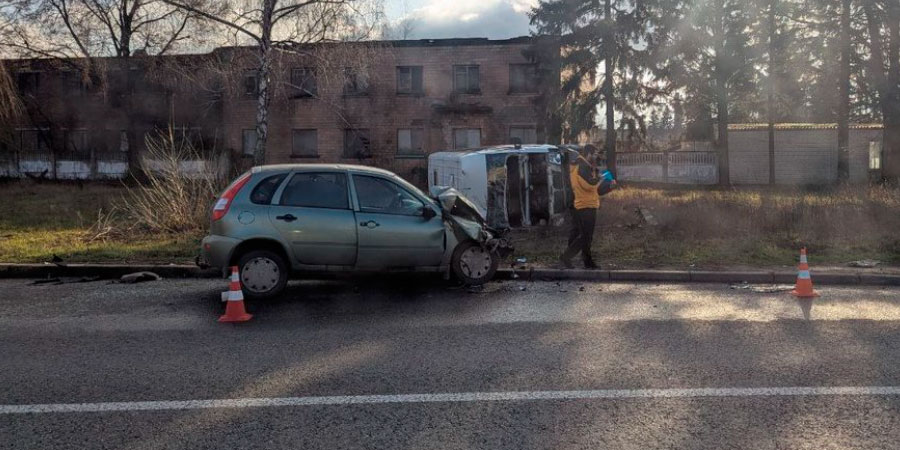 ДТП між автомобілями Volkswagen та ВАЗ у Черкасах