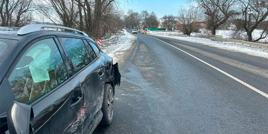 Renault Megane після ДТП у селі Теклине