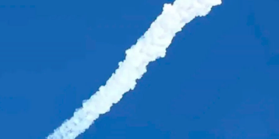 Слід від ракети у небі