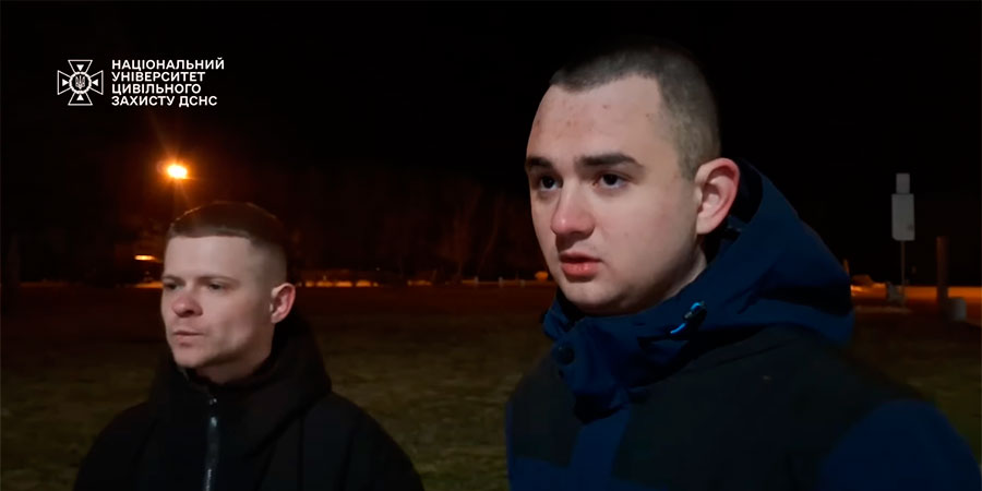 Курсанти Богдан Покотілов та Віталій Крутоус, котрі врятували дітей