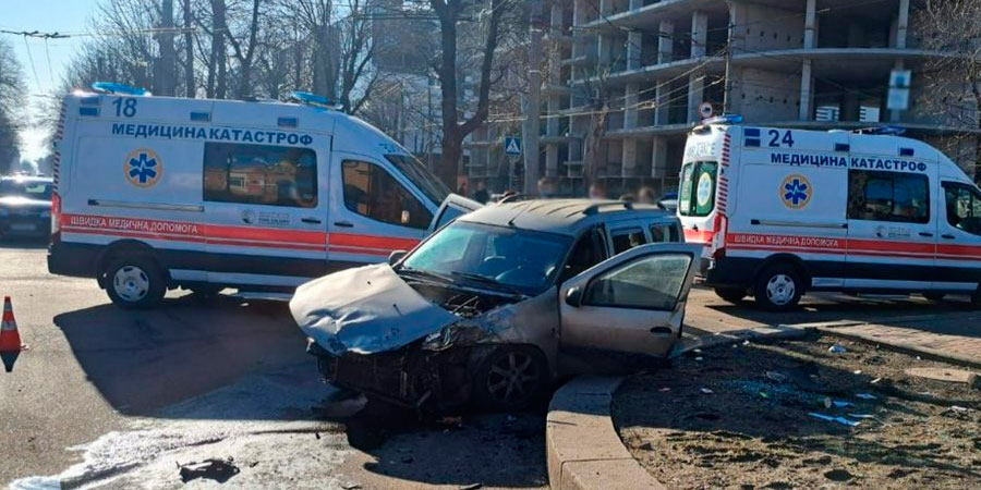 Renault Logan після смертельної аварії у Черкасах