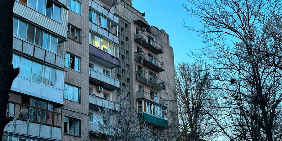 Пошкоджена багатоповерхівка у Черкасах
