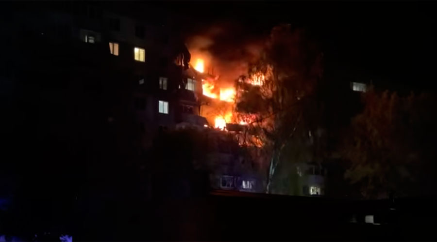 Пожежа у будинку після влучання БпЛА у Черкасах