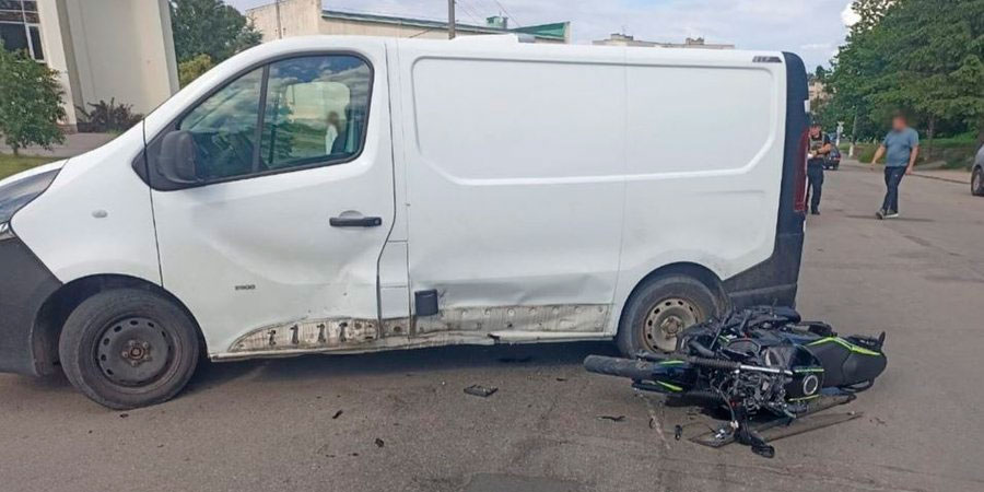 ДТП у Каневі - зіткнулися Opel Vivaro та Musstang MT200-9