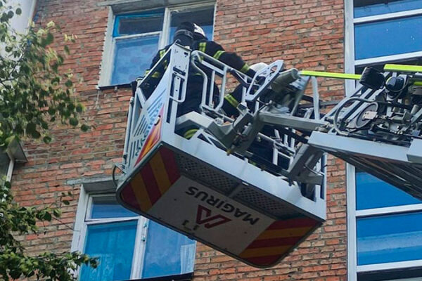 В Умані сталося задимлення у п’ятиповерховому будинку