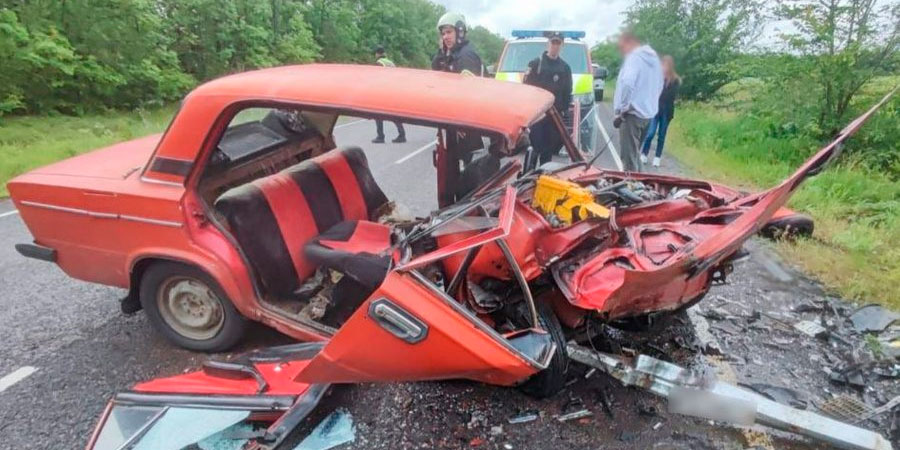 ВАЗ-2106 після смертельної аварії поблизу Умані