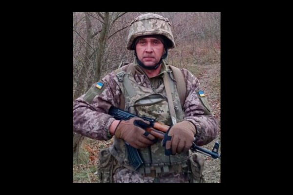 У селі Івангород відбулося поховання захисника Віталія Ямкового