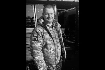 В Умані поховали молодшого лейтенанта Дениса Гучека В Умані поховали молодшого лейтенанта Дениса Гучека