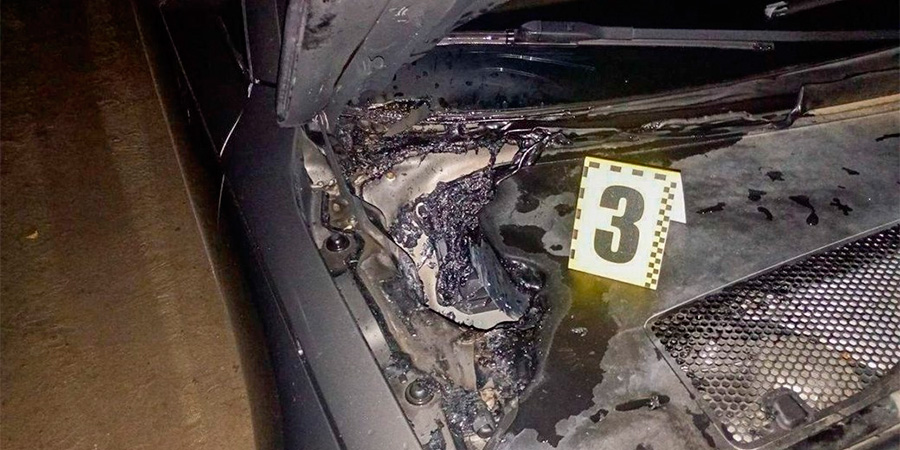 Пошкоджений вогнем автомобіль Audi A6