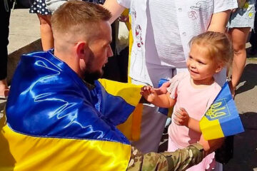 Багачевська громада зустріла звільненого із полону Євгена Базилевського