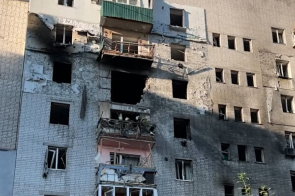 У ніч на 14 серпня у Смілі ворожий БпЛА зруйнував оселі із 6 по 8 поверх будинку