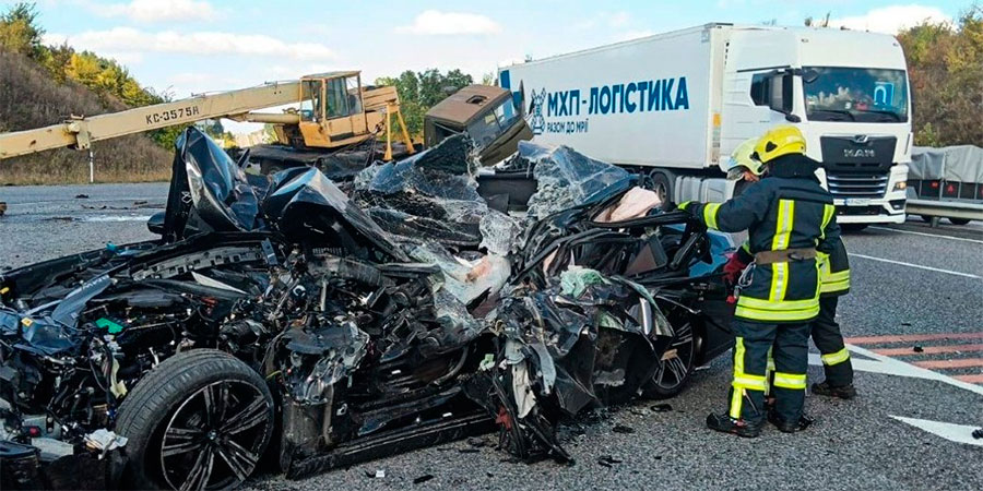 ДТП між автокраном та легковиком
