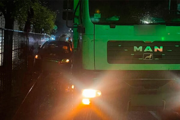 13 жовтня у Черкасах зіткнулися вантажівка та навчальне авто
